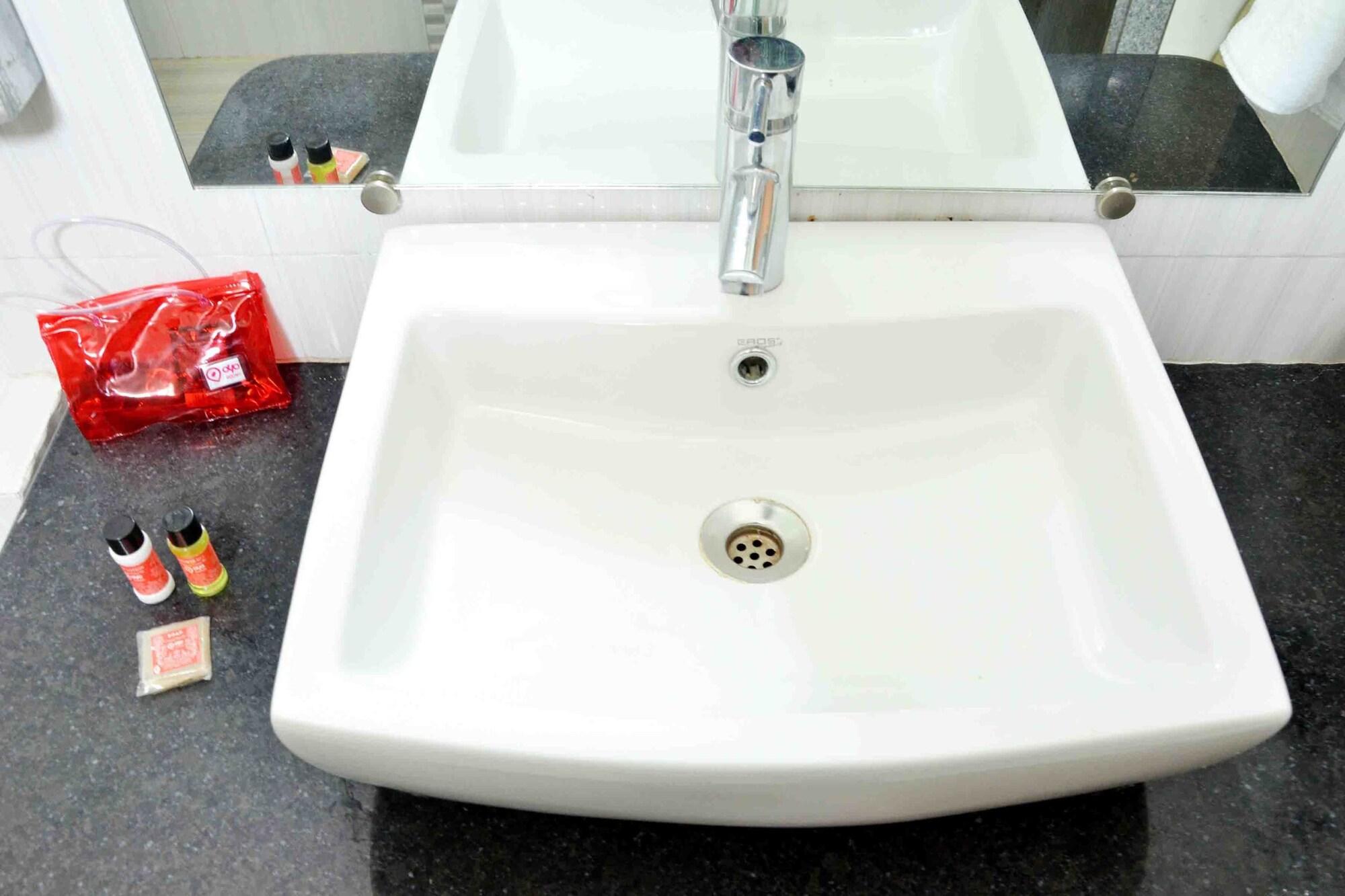 Capital O 1546 The Sensation Hotel Indore Ngoại thất bức ảnh