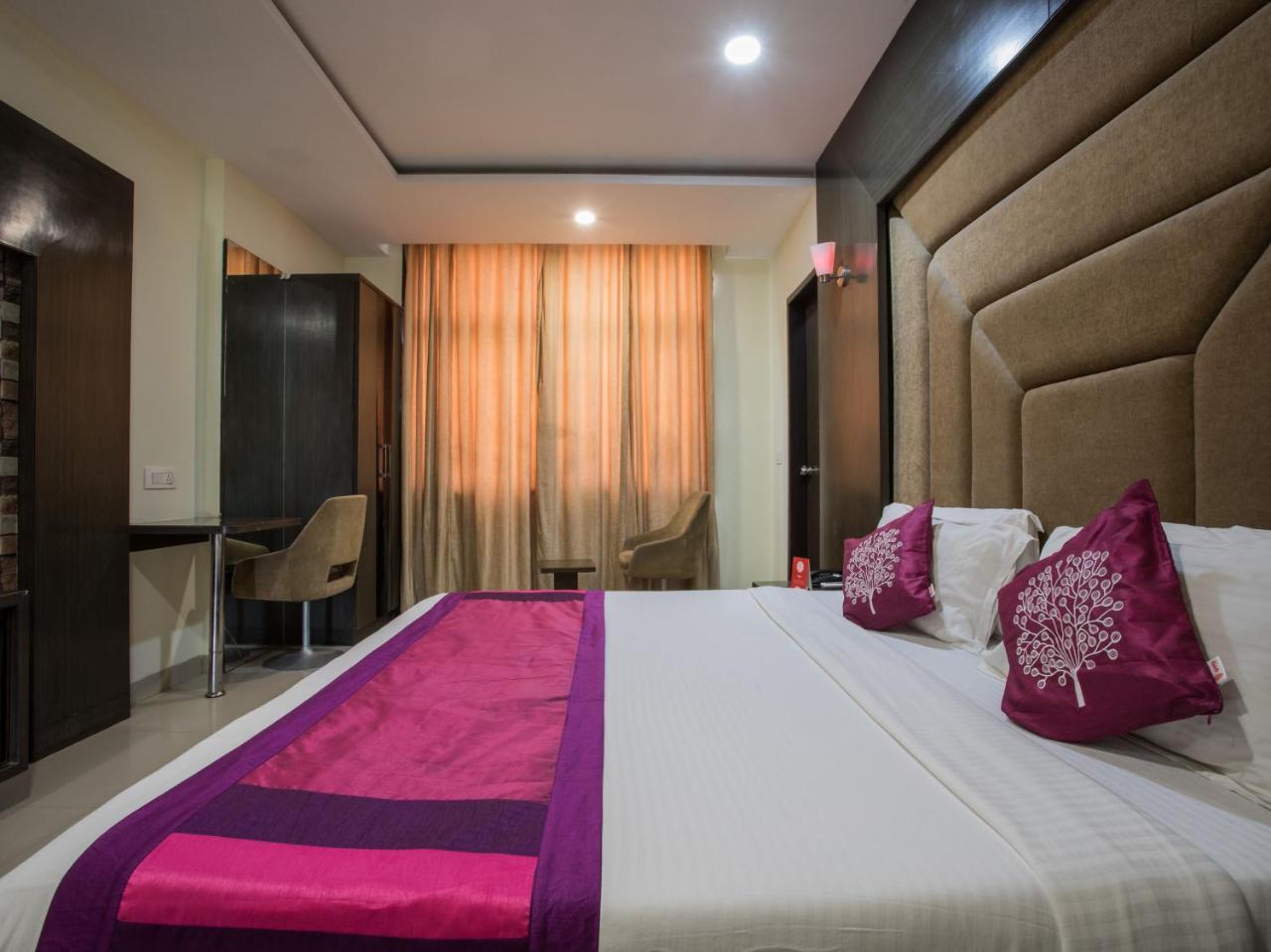 Capital O 1546 The Sensation Hotel Indore Ngoại thất bức ảnh
