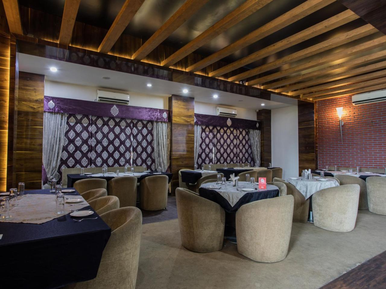 Capital O 1546 The Sensation Hotel Indore Ngoại thất bức ảnh