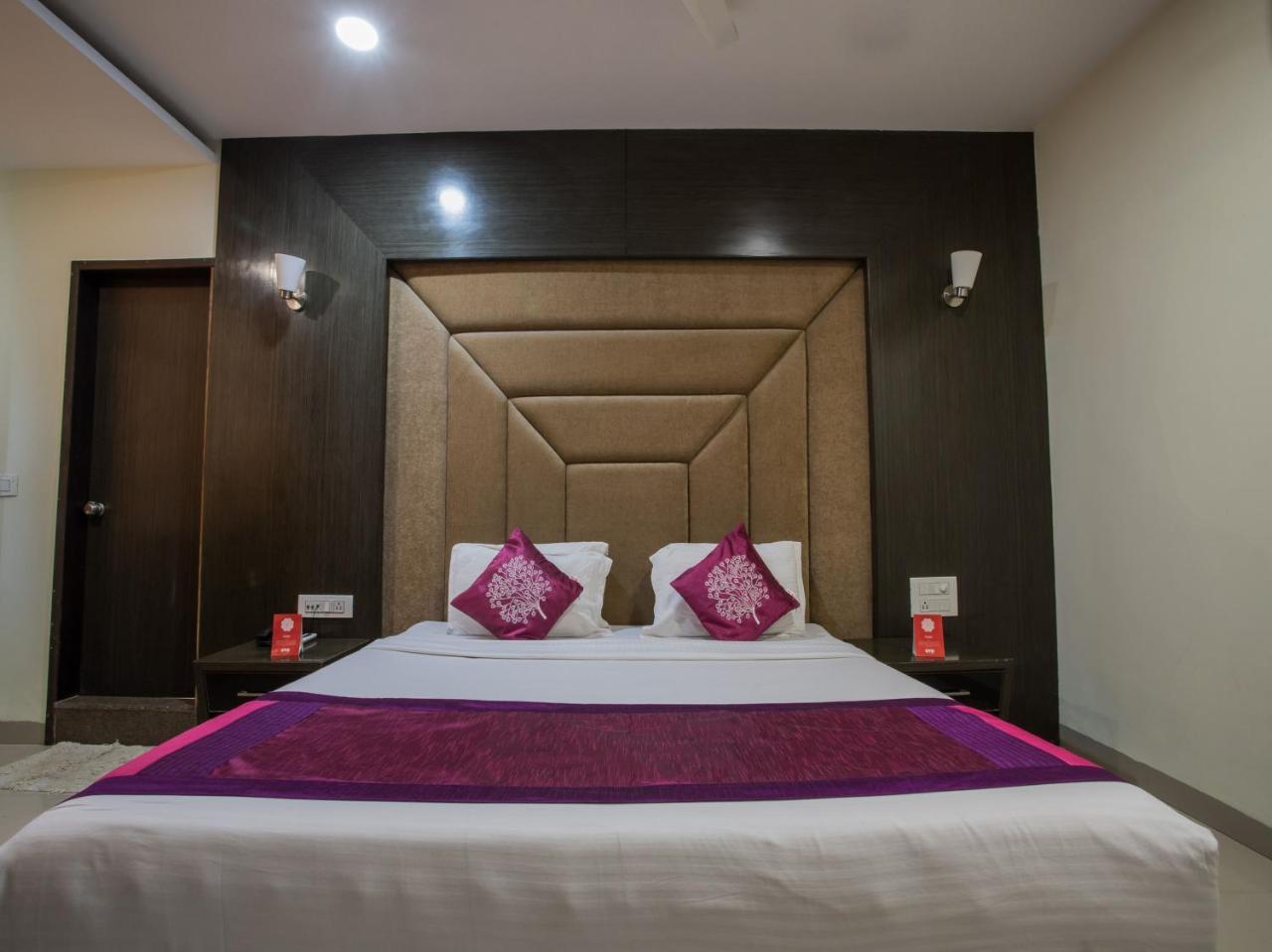 Capital O 1546 The Sensation Hotel Indore Ngoại thất bức ảnh